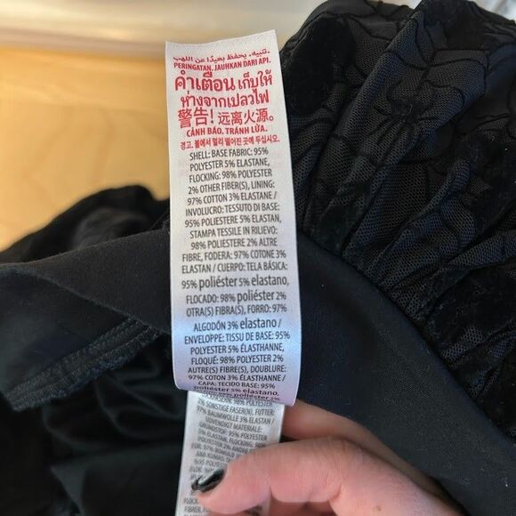 Disney Store Her Universe Black Halloween Mickey Spiderweb Skirt L Velvet - Picture 9 of 9